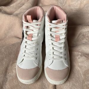 Hurley Hi-top Hillary Sneakers (women’s size 7.5)